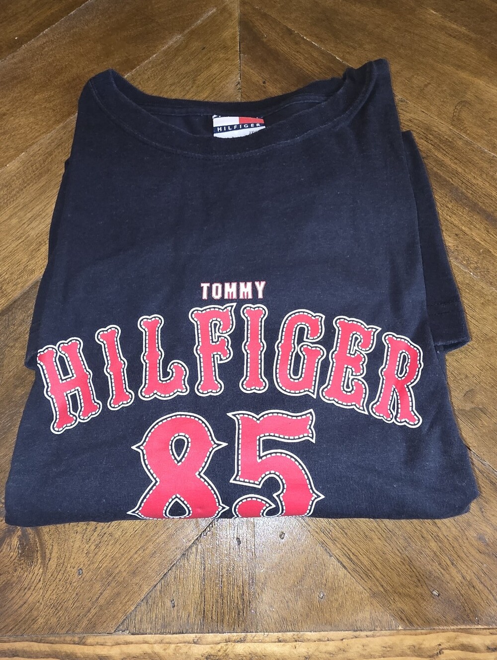 Tommy Hilfiger Navy-soft Black XXL Tee with Red 'Hilfiger 85' Graphic